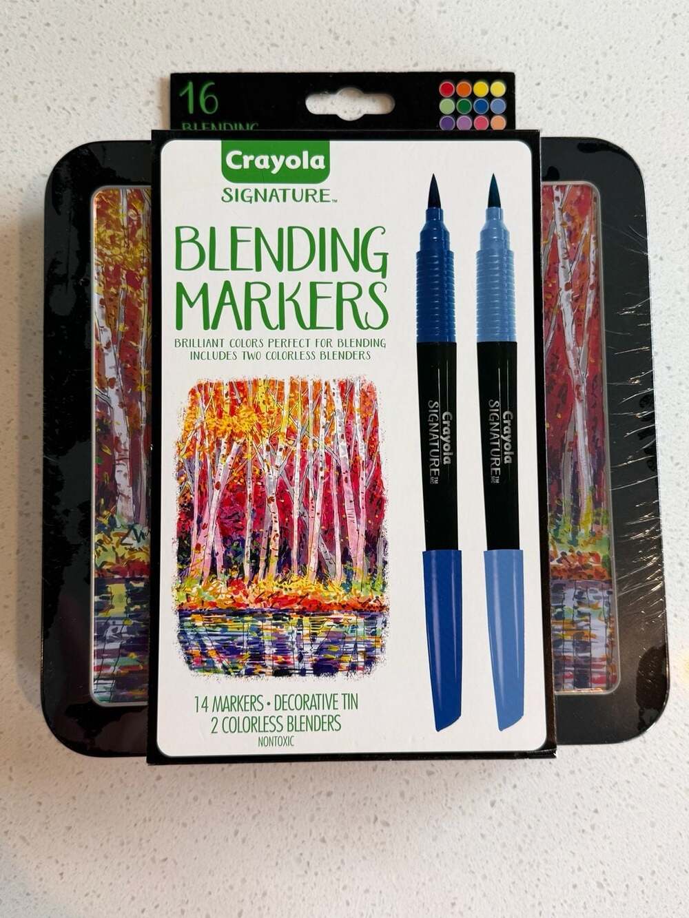 Crayola Signature Blending Markers Set with Decorative Tin, 16 Count